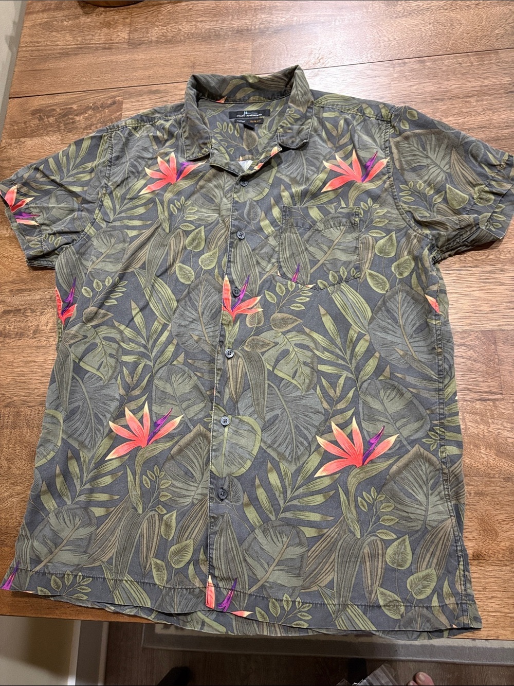 Marc anthony slim fit button-Down green palm tropical hawaiian shirt, Medium